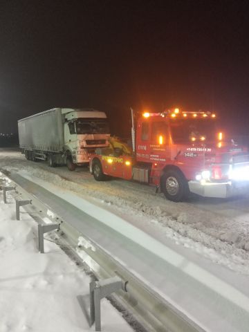 Эвакуатор V8